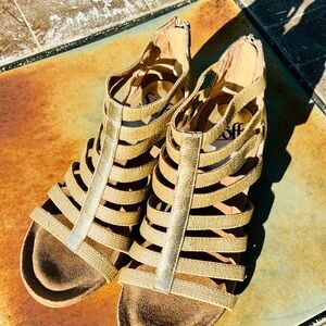 Sofft Gold Sandals Stylish Comfort